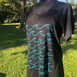 Woman’s surf tee shirt medium size